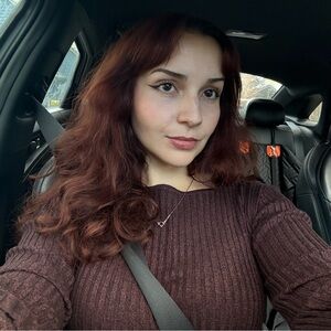 Meet your Posher, Kayla